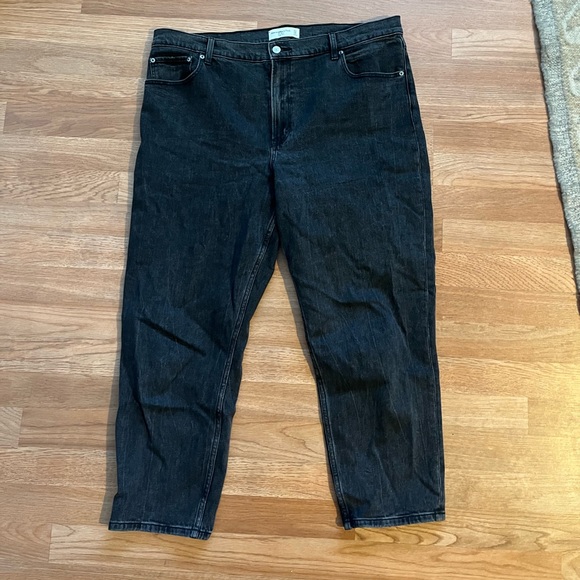 Abercrombie & Fitch “The Mom” High Rise Jeans - Picture 2 of 4